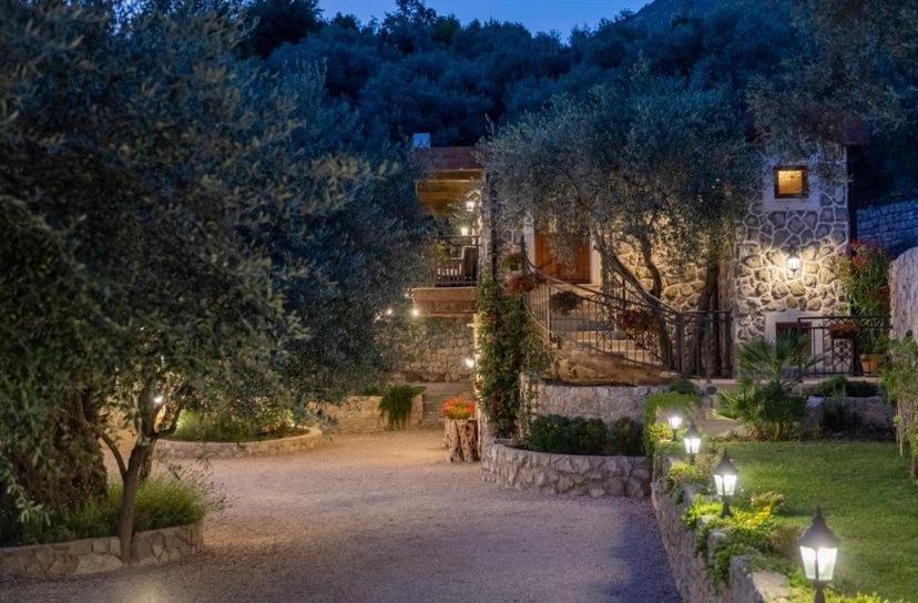 Olive Queen Rustic Estate Bar Exterior foto