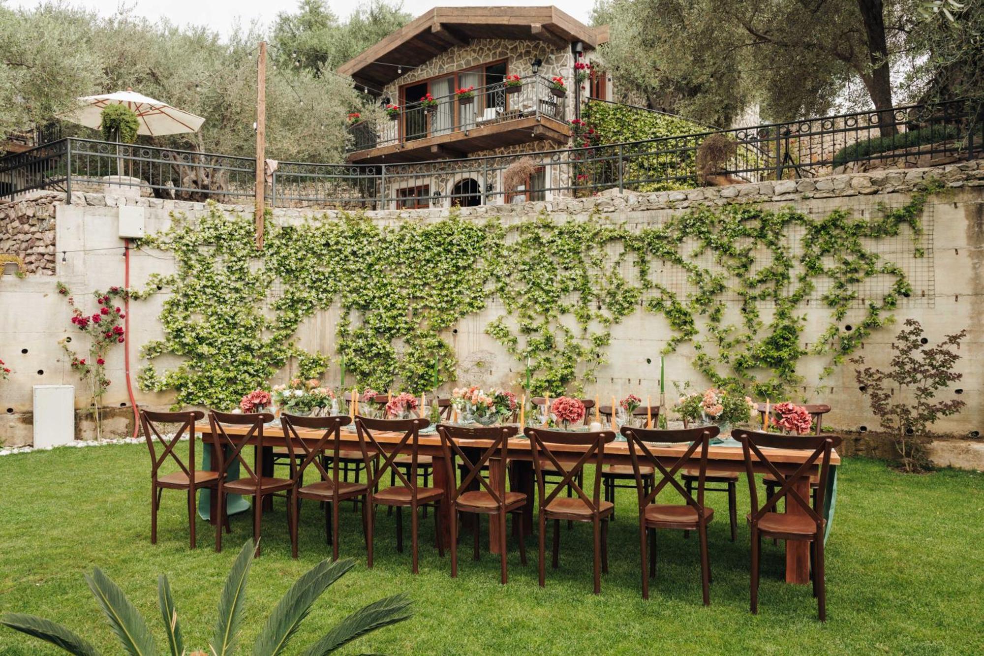 Olive Queen Rustic Estate Bar Exterior foto